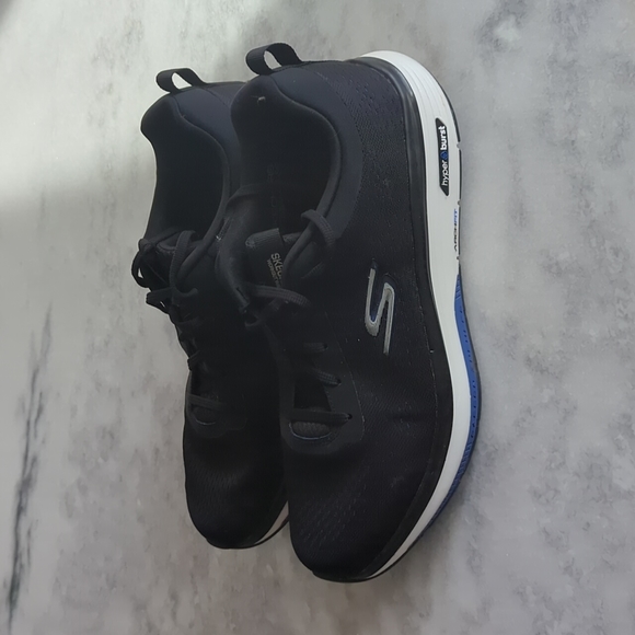 Skechers Shoes Skechers Go Walk Arch Fit Workout Walker Outpace